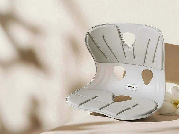 柯柏蓝护腰坐垫产品展示，深蓝色人体工学设计坐垫，正面展示产品细节，白色背景